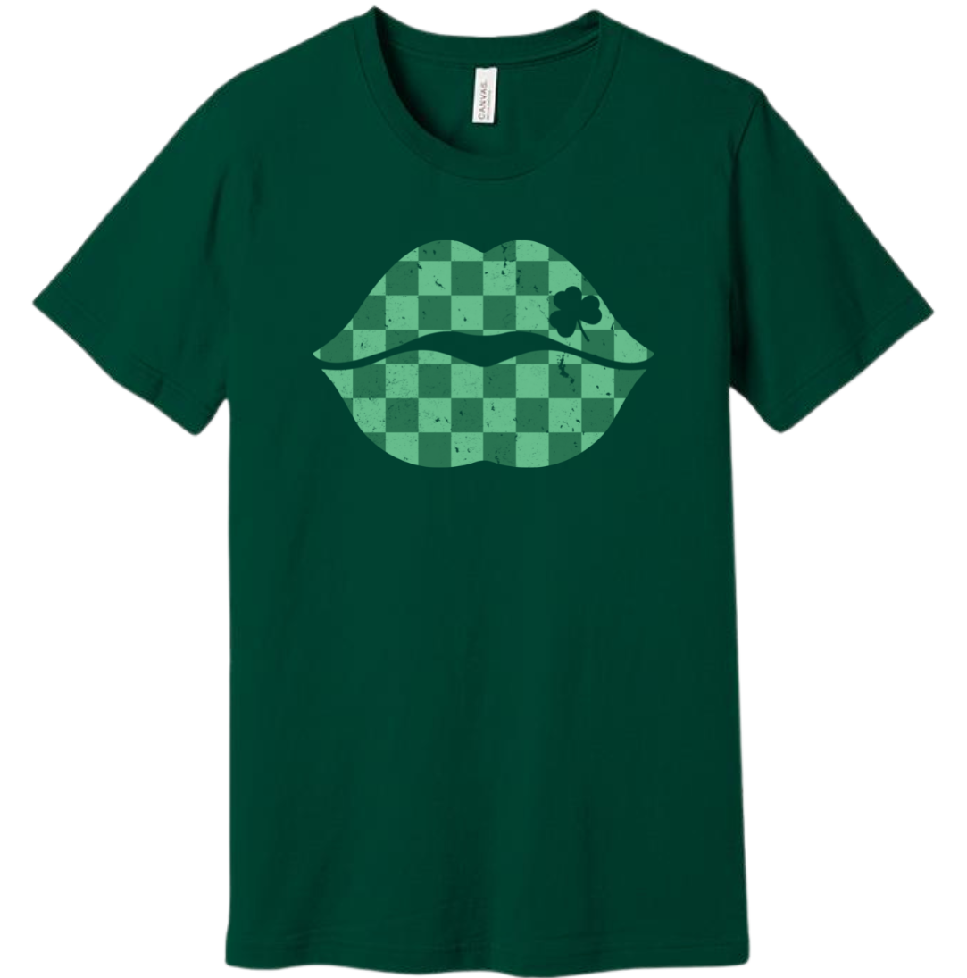 St. Patty's Lips Dressing Festive green T-shirt