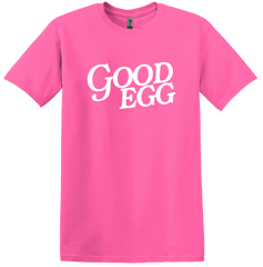 Good Egg Dressing Festive T-shirt pink
