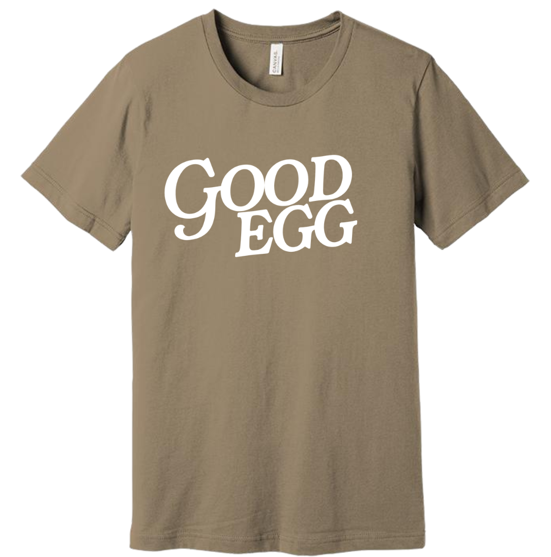 Good Egg Dressing Festive T-shirt tan