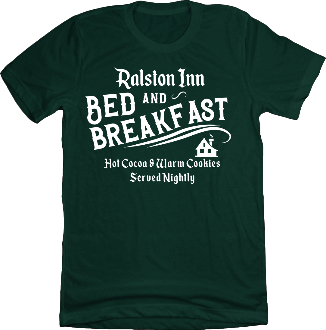 Ralston Inn Bed & Breakfast Dressing Festive green T-shirt